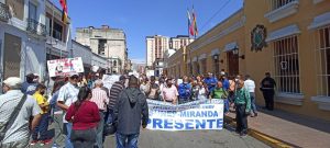 b7b87d5d-79ca-4480-9621-27d7031be83f