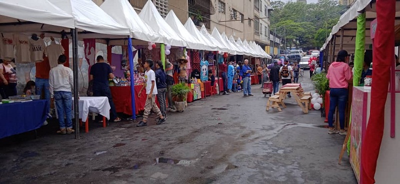 Celebran a las madres con la Feria “Guaicaipuro Emprende Moda”