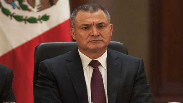 Expiden nueva orden contra exsecretario de Seguridad de México