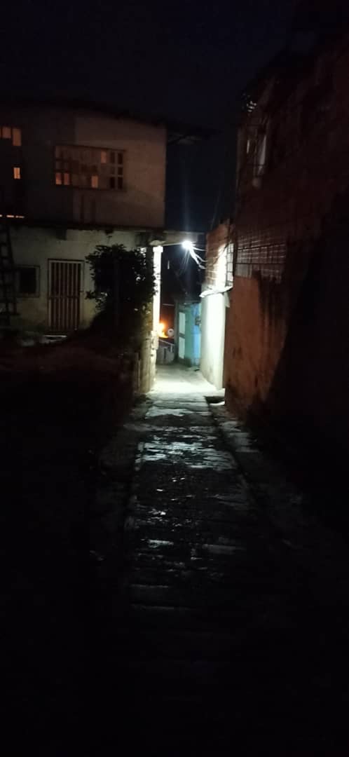 Oscurana del callejón San Pablito mete miedo