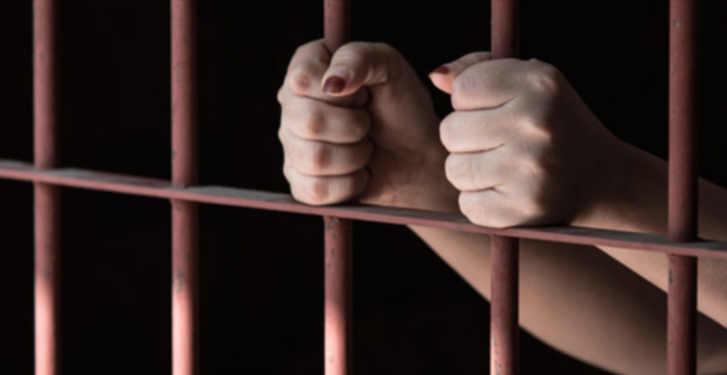 20 años de prisión para mujer que explotaba sexualmente a su ahijada