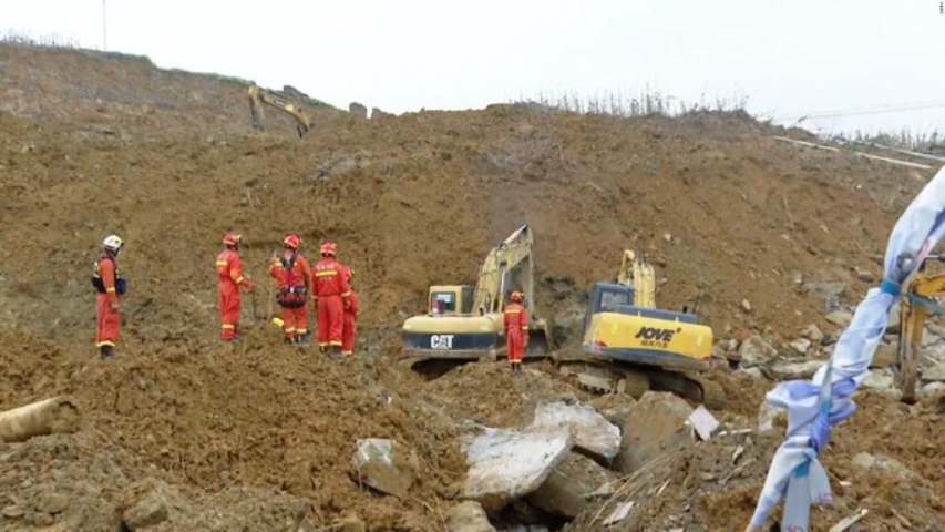 14 fallecidos tras derrumbe en montaña en provincia china de Sichuan