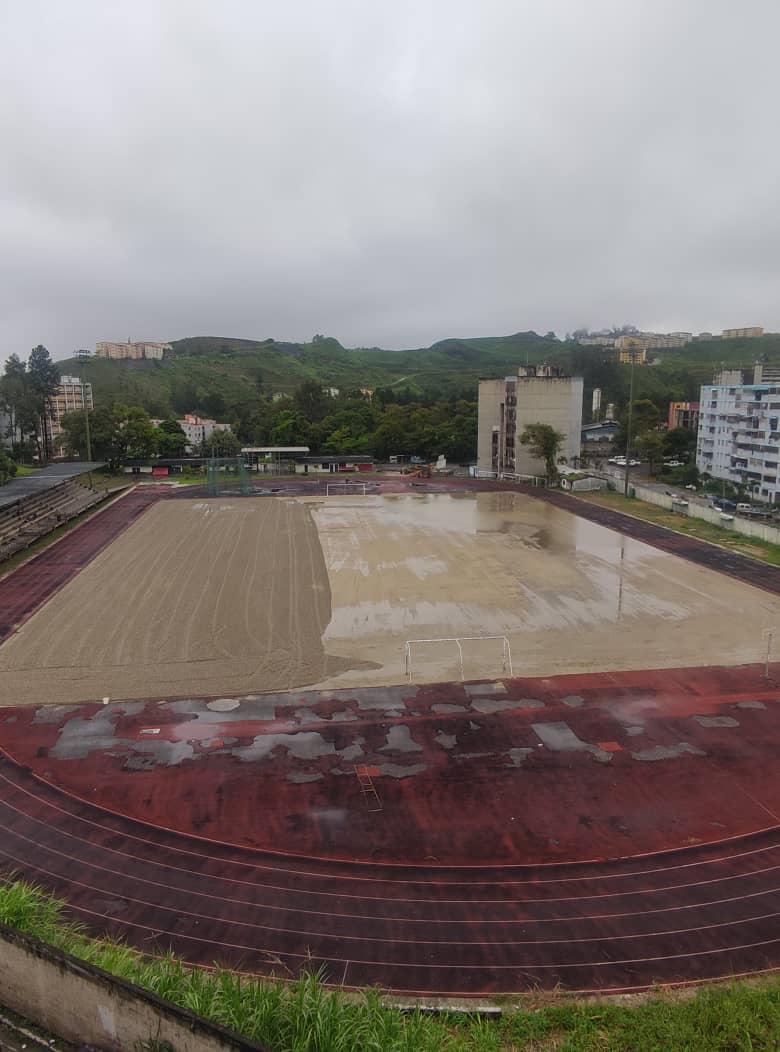 Drenaje obstruido retrasó obras en el Polideportivo Arnaldo Arocha