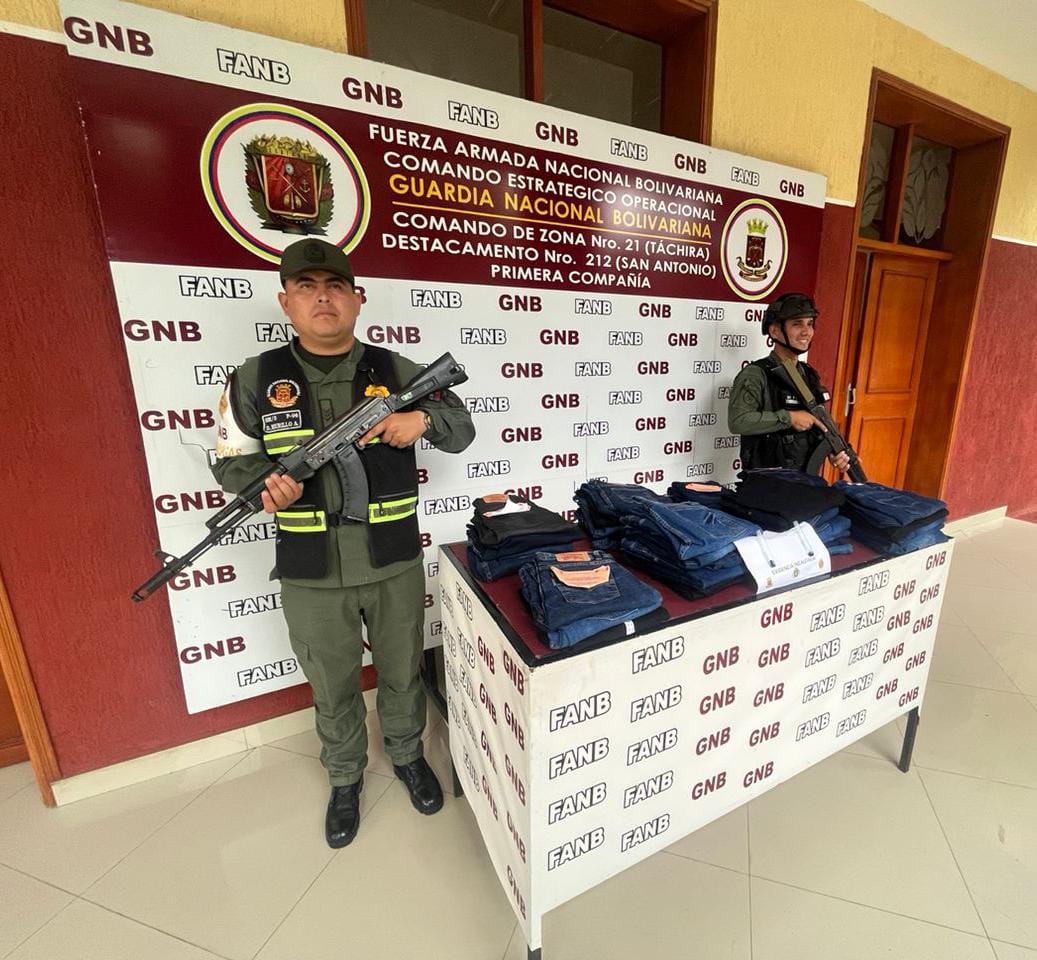 Incautan 18 kilos de cocaína impregnados en pantalones