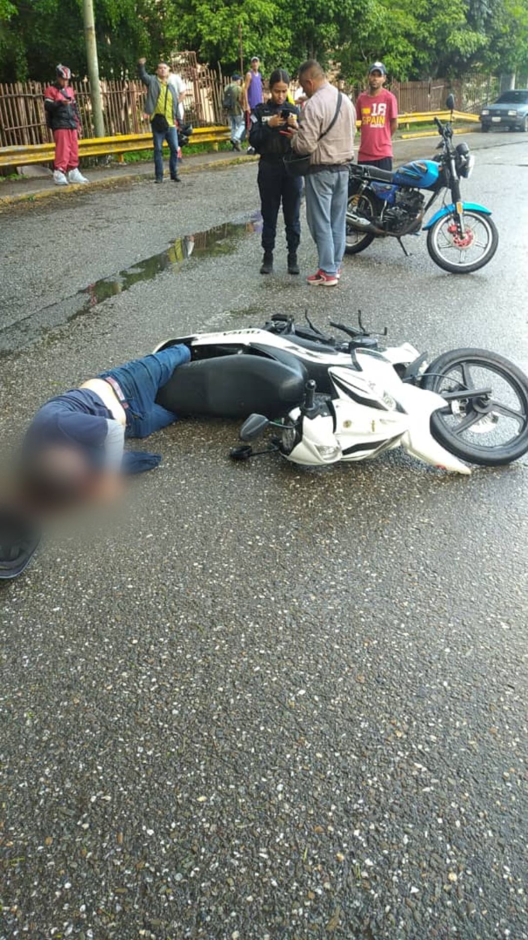 Hombre herido por accidente en moto en Los Teques