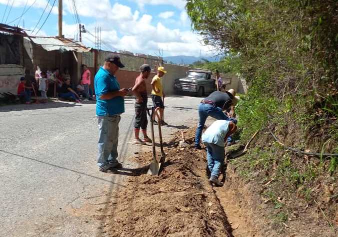 Avanza en 10% mejoramiento de acueducto en Figueroa