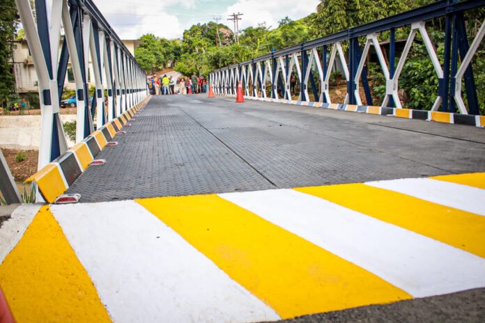 Inauguran puente Río Casanay