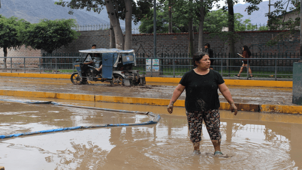 Perú declara estado de emergencia en 18 regiones por lluvias