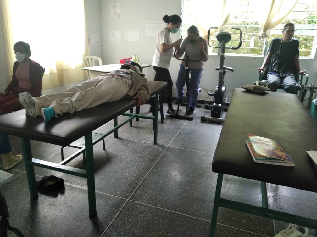 Hasta 80 personas reciben rehabilitación en la Simón Bolívar