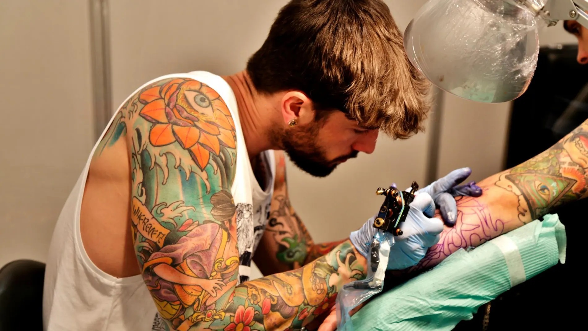 Alertan sobre riesgos de los tatuajes