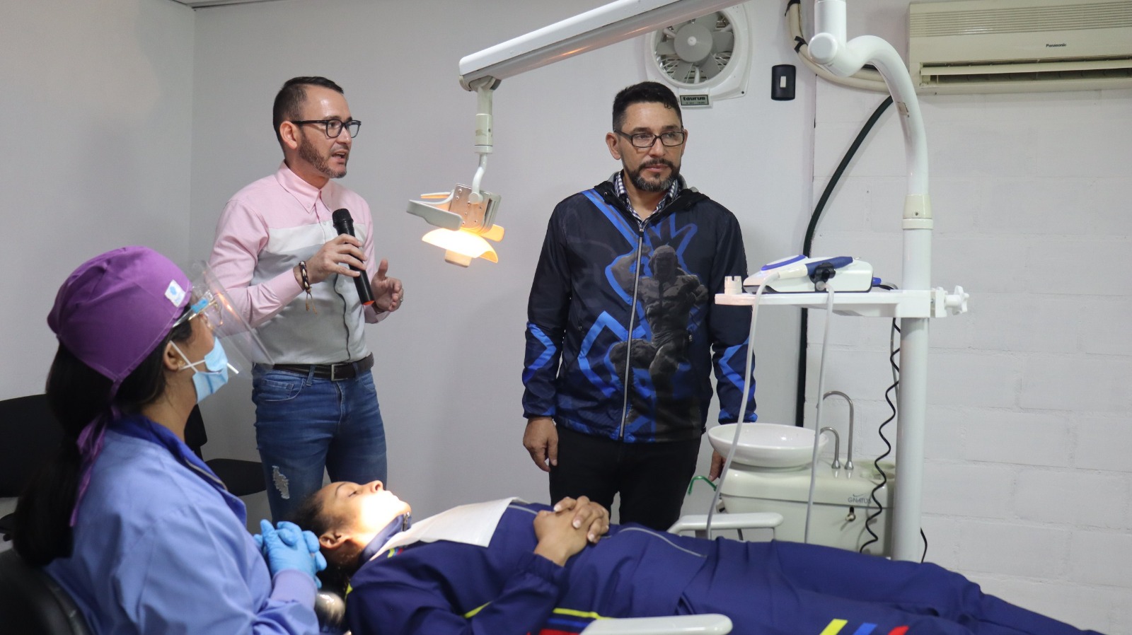 Abren consultorio odontológico en el Palacio del Deporte