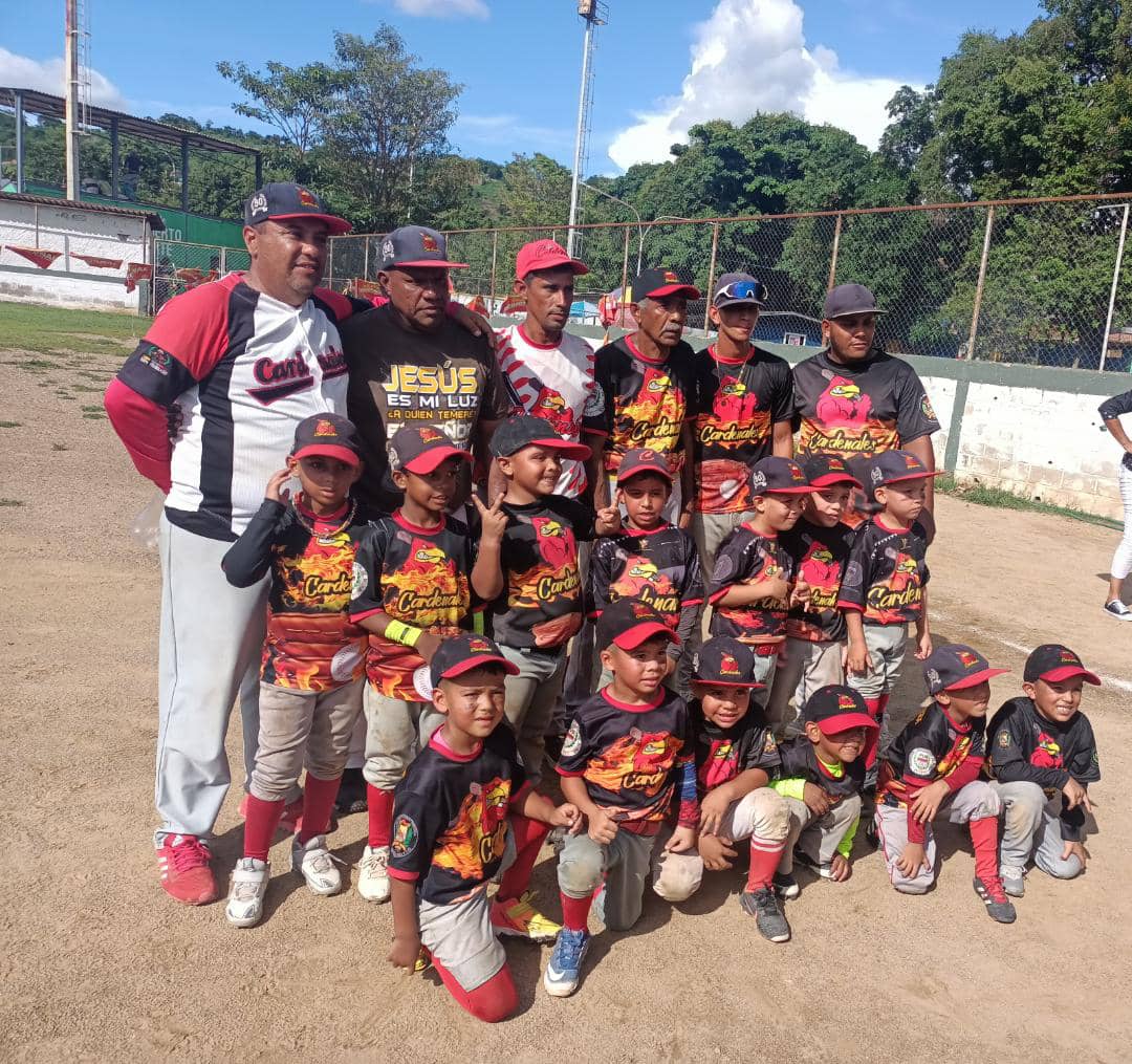 Cardenales de Charallave campeones de la copa “Pérez Pérez”