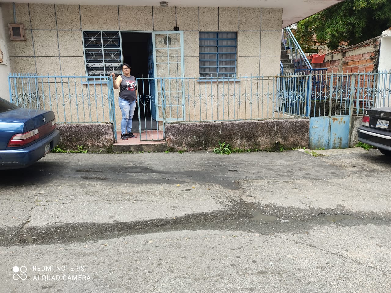 Aguas servidas socavan vivienda en José Manuel Álvarez