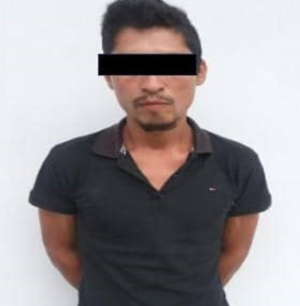Un padre golpeó en la cara a su hija por jugar fuera de casa