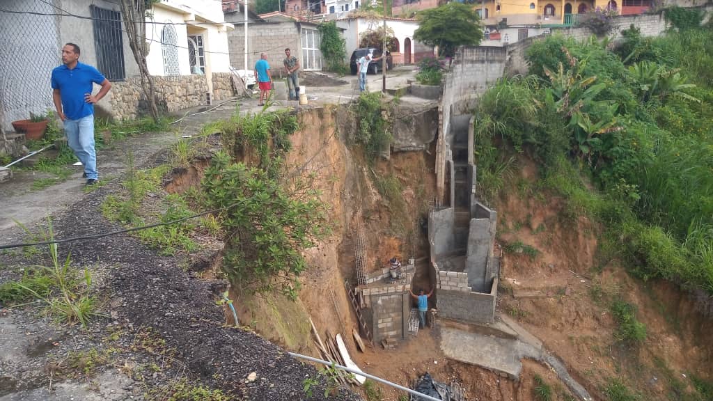 Buscarán reorientar las aguas pluviales para evitar deslizamiento de talud en El Bosque