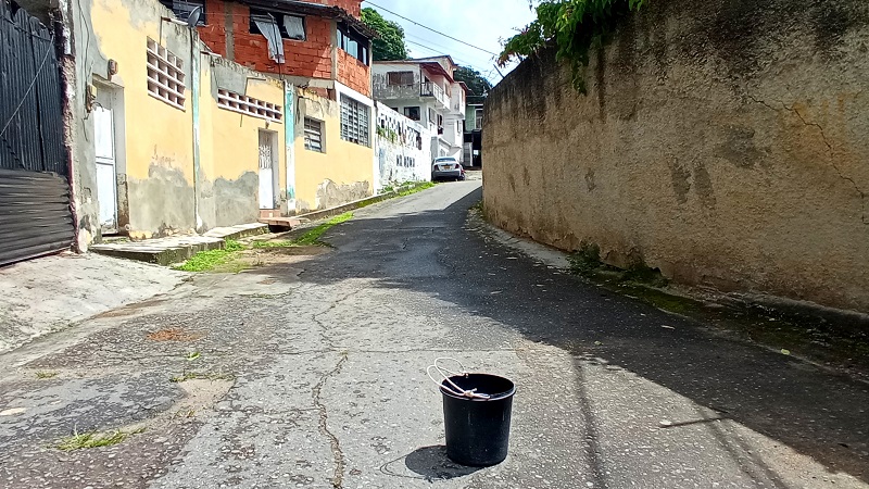 El agua a Flor de Mayo llega cada 15 ó 20 días