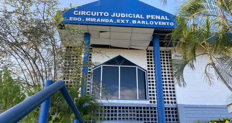 Le quemó las partes intimas a su hija con una cucharilla caliente