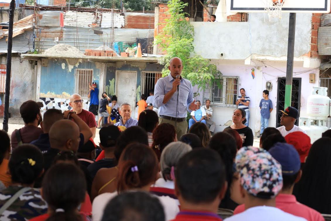 “En colectivo debemos captar las necesidades del pueblo y dar respuesta”