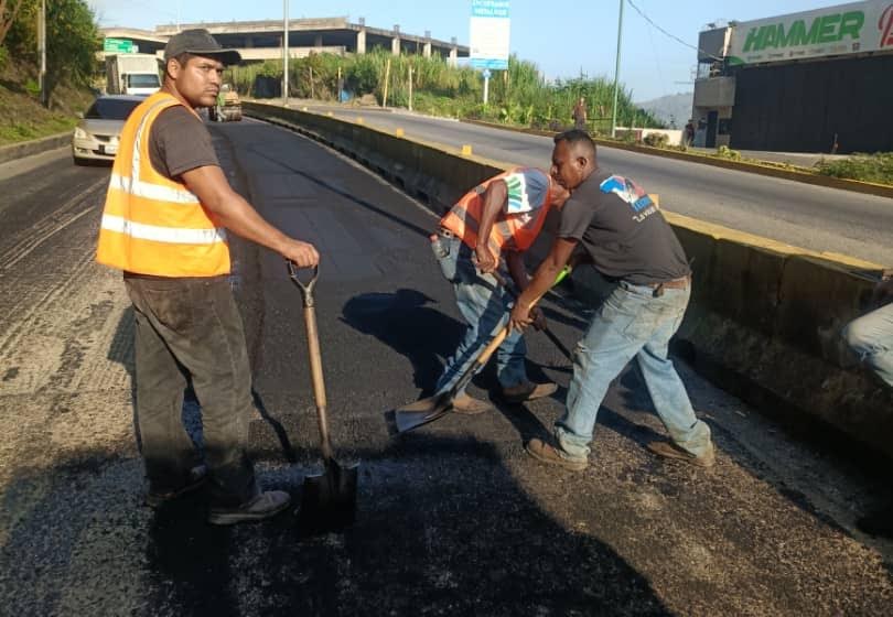 Empiezan a echar 200 toneladas de asfalto en la Panamericana