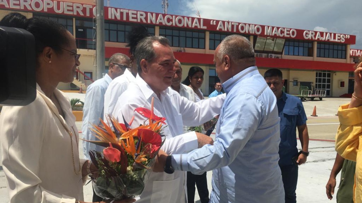 Diosdado Cabello llegó a Cuba para reunirse con líderes del Partido Comunista
