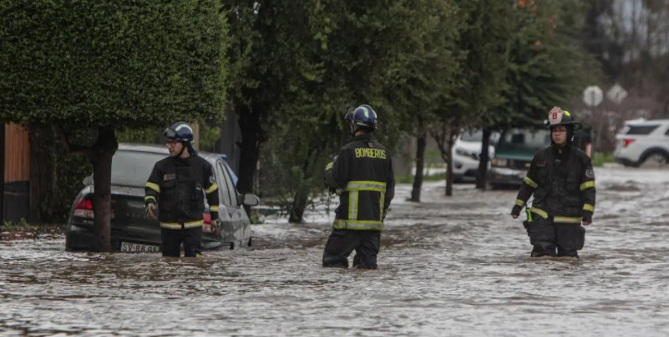 Cuatro muertos y 25.000 damnificados causan las intensas lluvias en Chile