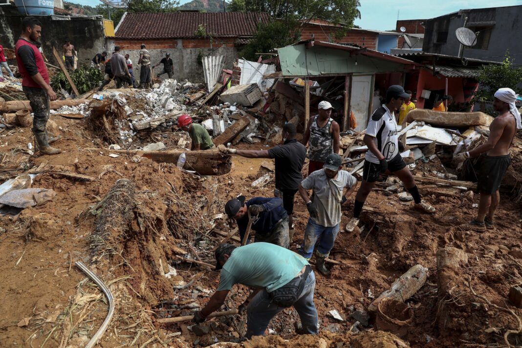 Cuatro muertos y varios daños deja ciclón en Brasil