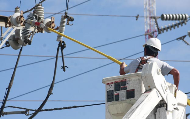 Fallas eléctricas afectaron a 17 estados del país