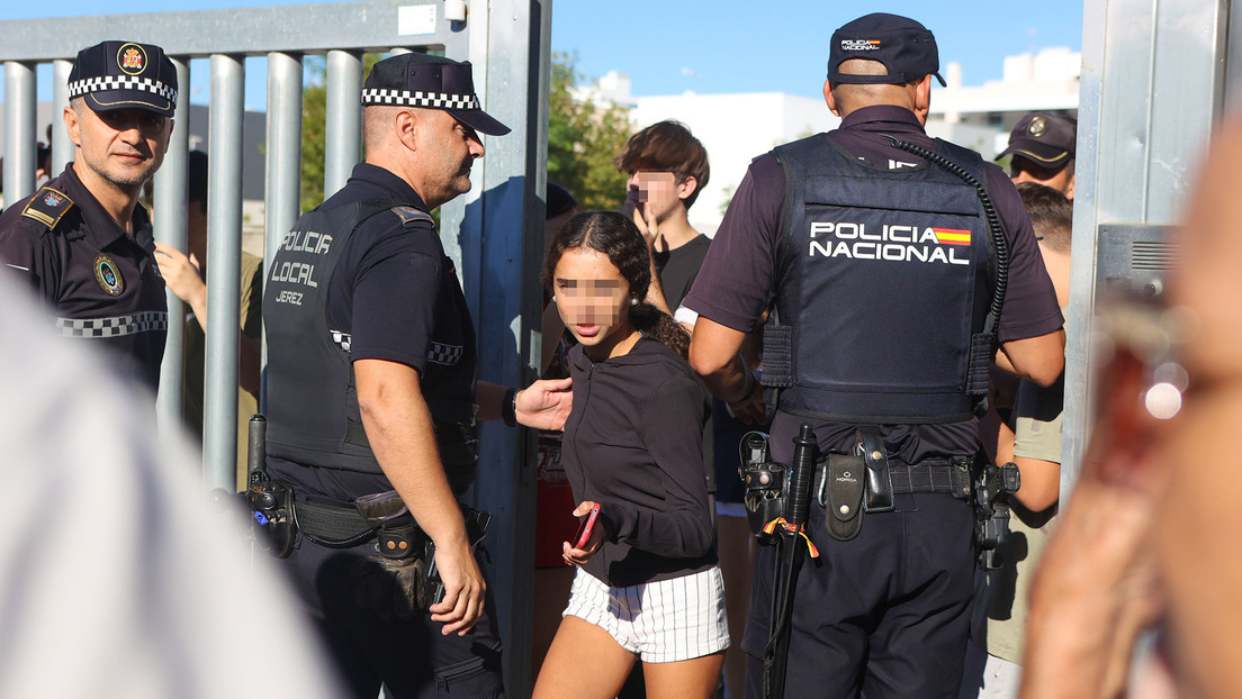 Profesores y alumnos heridos por apuñalamiento masivo en un instituto de secundaria de España
