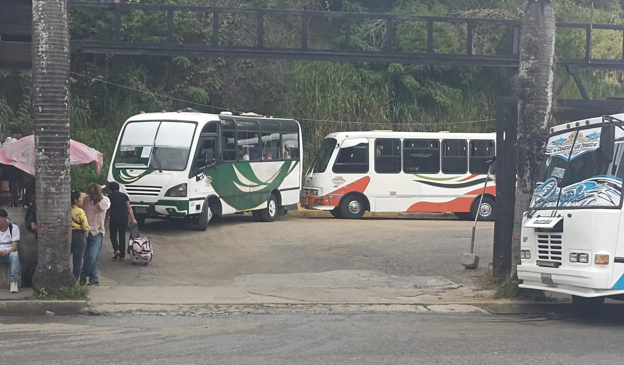Proponen mecanismos para frenar maltratos a usuarios del transporte