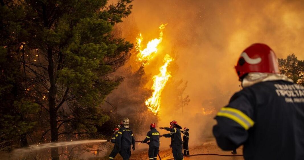 Más de 40 incendios activos vuelven a poner a Sicilia en alerta