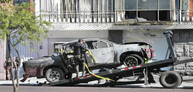 Dos nuevas explosiones se registran en Ecuador tras el estallido de coches bomba
