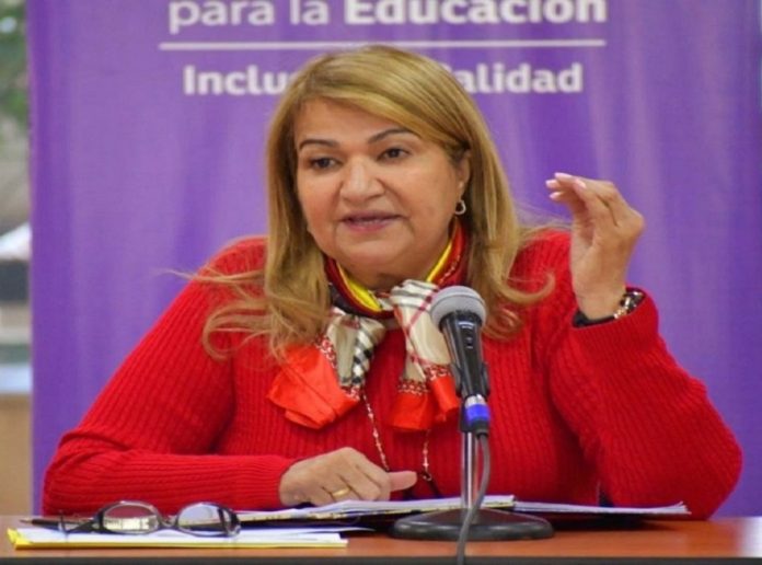 Ministra de Educación descartó un aumento salarial para el sector educativo