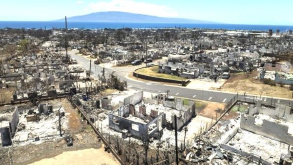 Número de muertos por incendios en Maui se redujo de 115 a 97