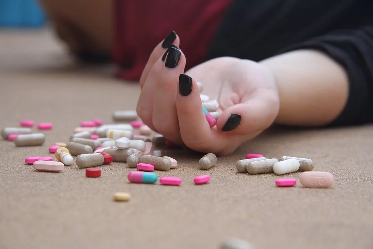Anualmente fallecen 450 mil personas por sobredosis