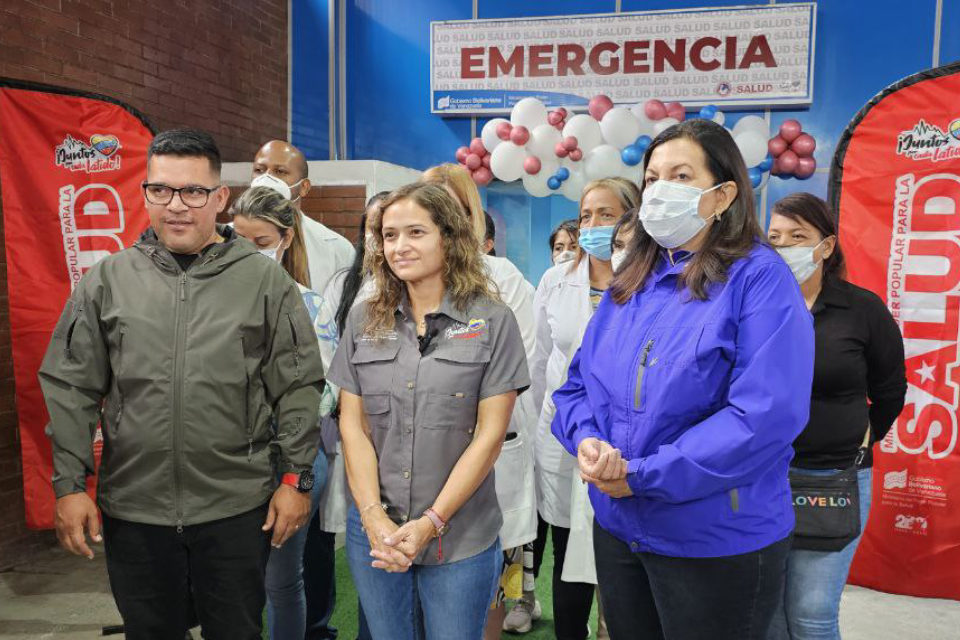 Carmen Meléndez anuncia entrega de servicio de emergencia del JM de los Ríos