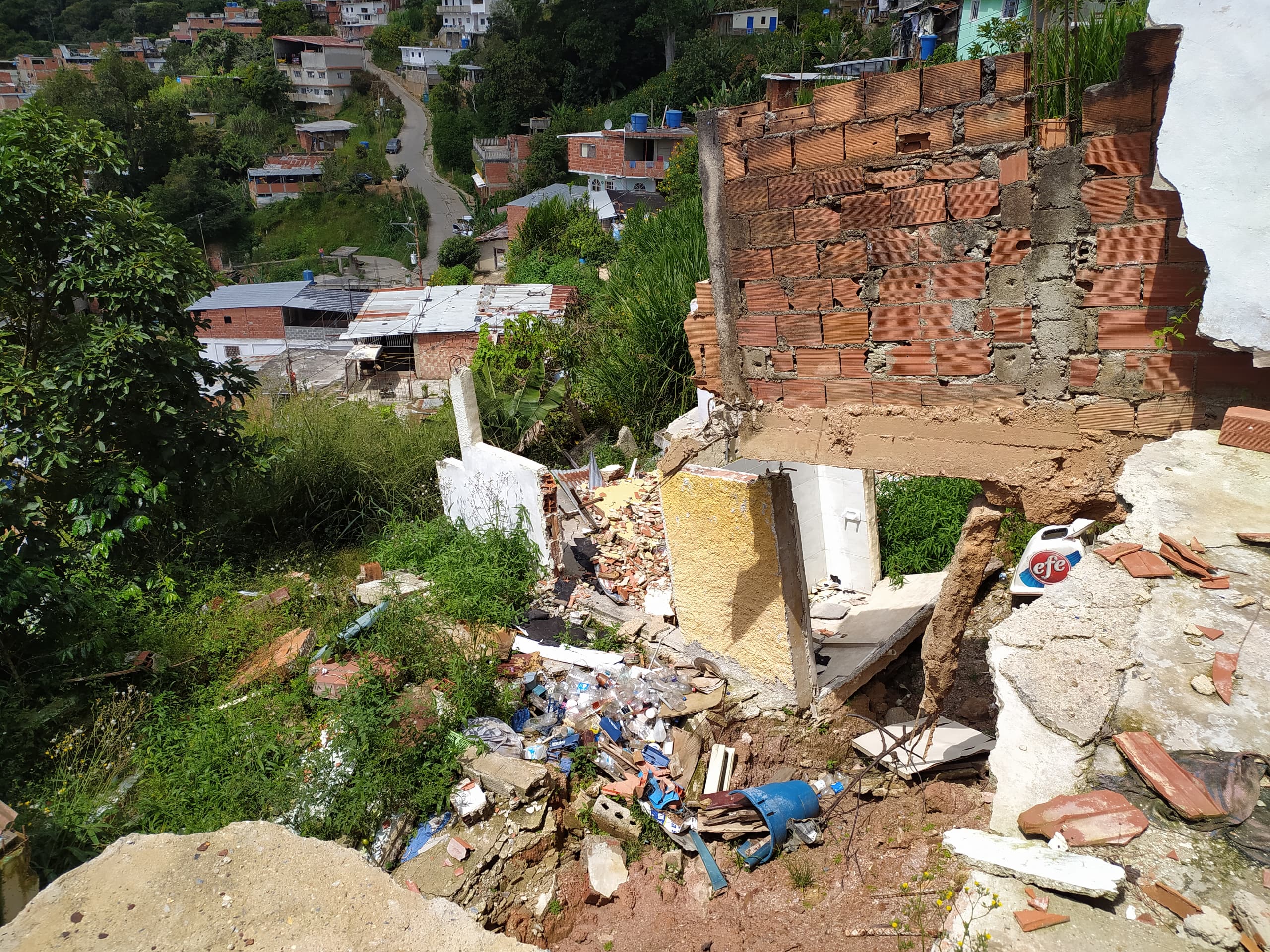 Siete familias de Rómulo Gallegos están sin viviendas