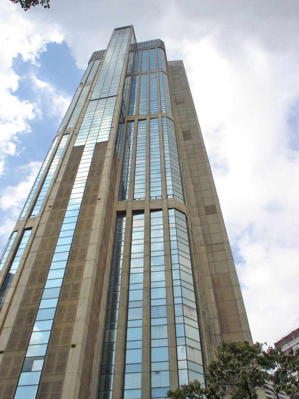 Un hombre cayó de la Torre Oeste de Parque Central 