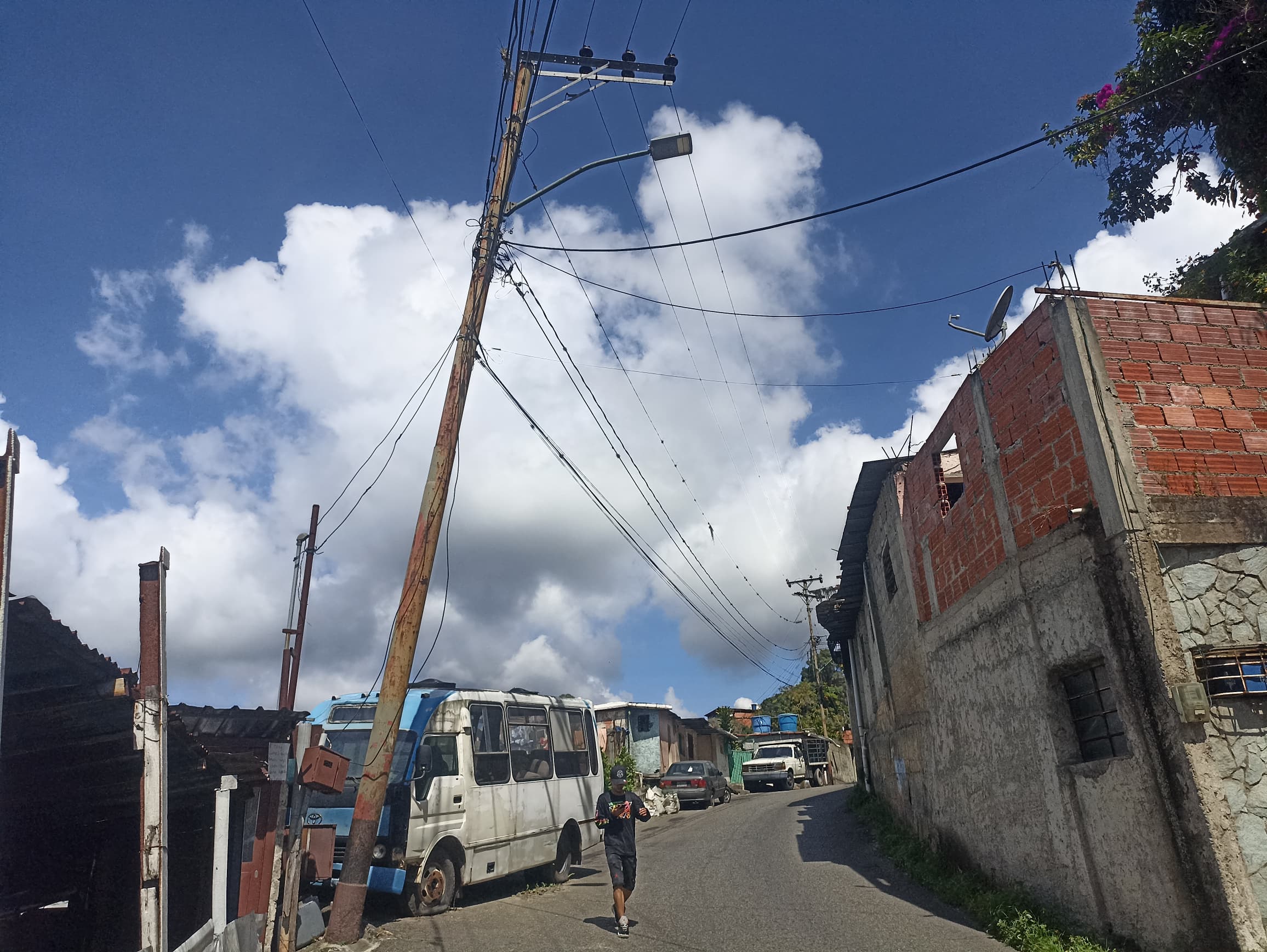 Temen quedarse sin energía eléctrica en Guaremal