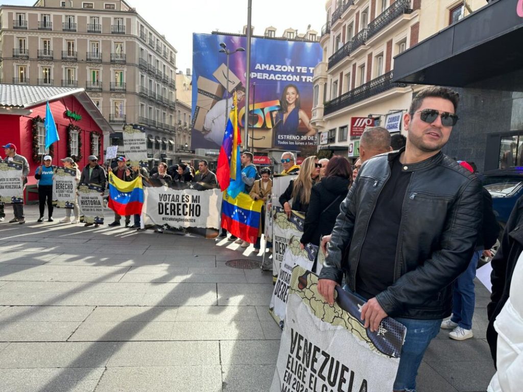 Venezolanos en Madrid exigen actualizar el RE para votar en los comicios del 2024