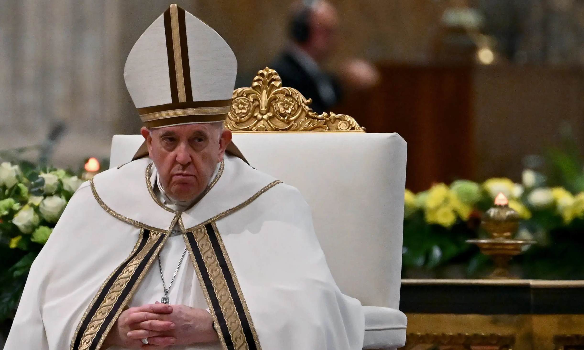 El Vaticano admite padrinos de bautismo transexuales pero con condiciones