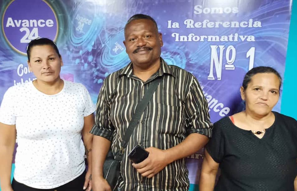 Padres de detenidos en El Nacional asumen su defensa: “les sembraron armas y drogas”