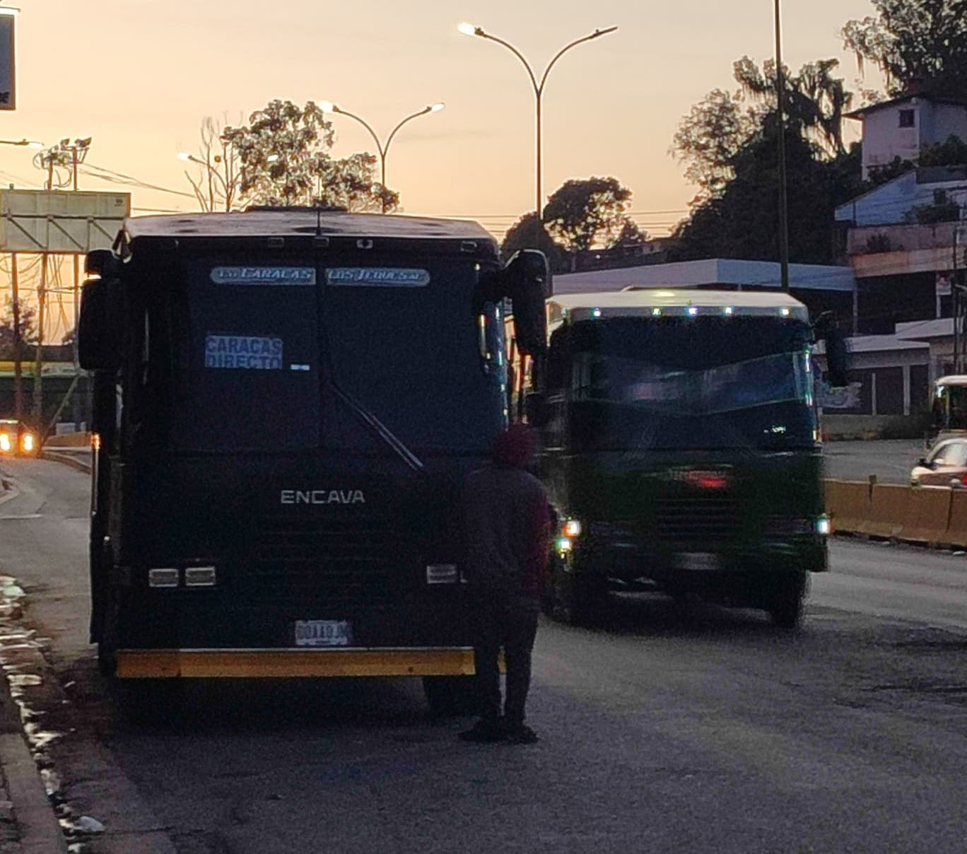 Atracaron a 32 pasajeros de bus de la línea Caracas – Los Teques