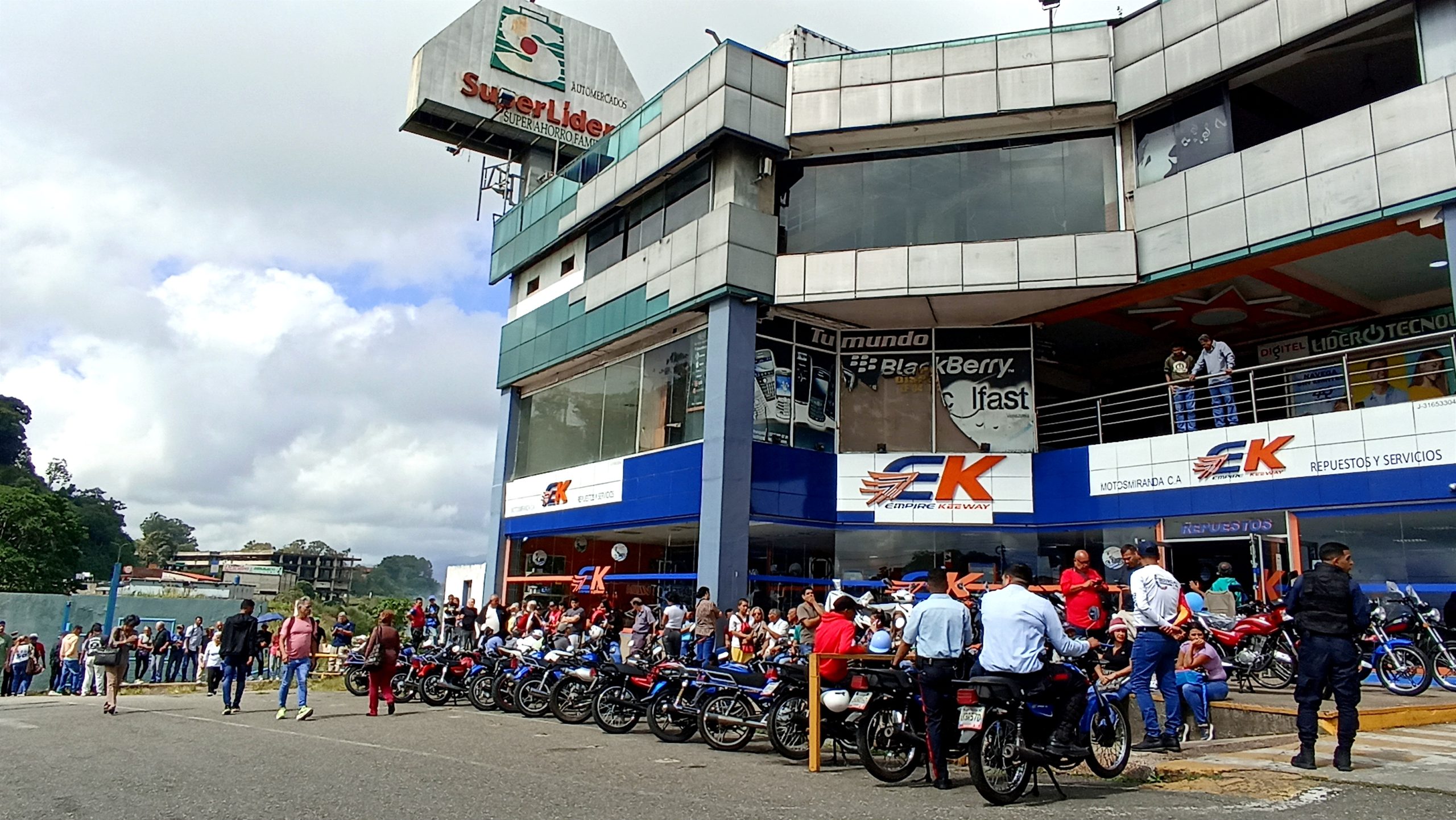 Solo en el Saime de Súper Líder se tramitan las cédulas