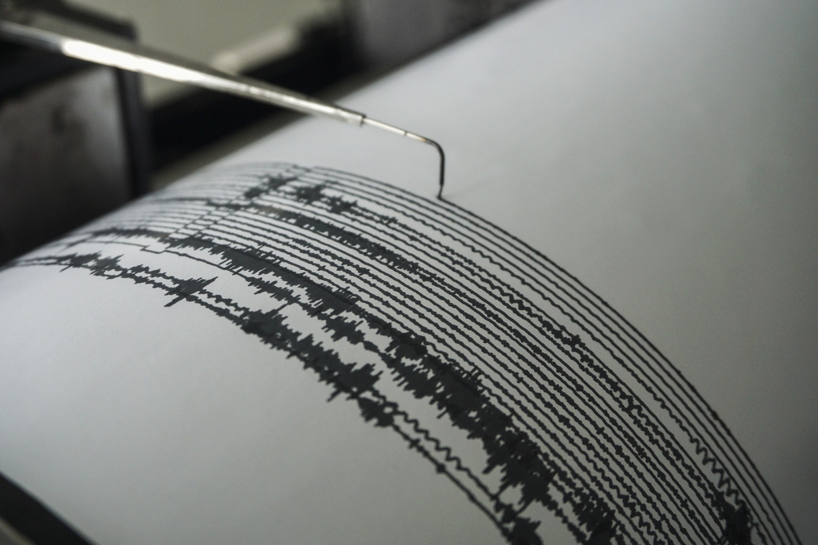 Tres terremotos sacuden el sureste de Indonesia