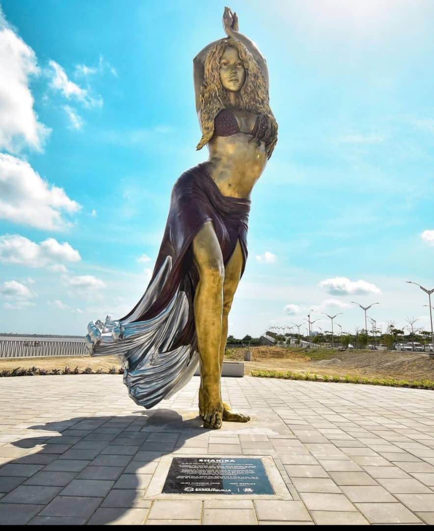 Las caderas de Shakira son admiradas en Malecón de Barranquilla
