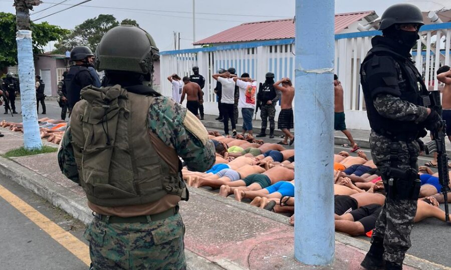 Arrestan en Ecuador a 40 delincuentes tras intento de tomar un hospital