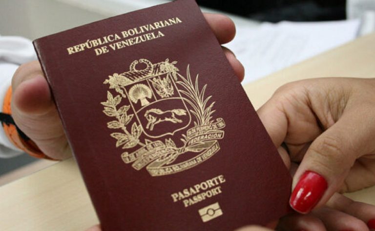 Ministro Ceballos confirmó que el pasaporte costará $200 calculados a la tasa BCV