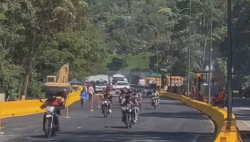 Habilitan paso en la ARC sentido Maracay-Caracas
