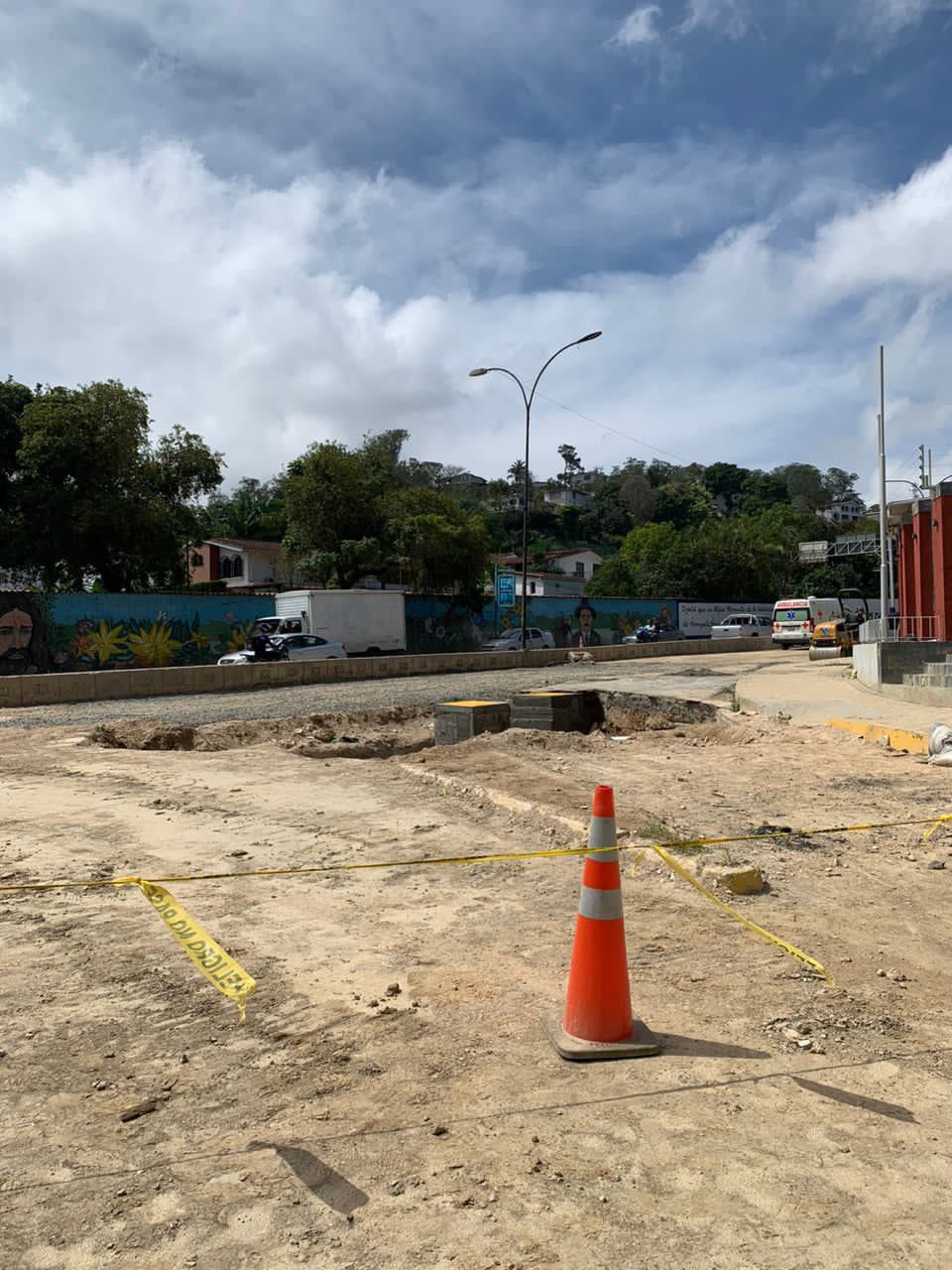 Paso por la avenida Perimetral continúa restringido