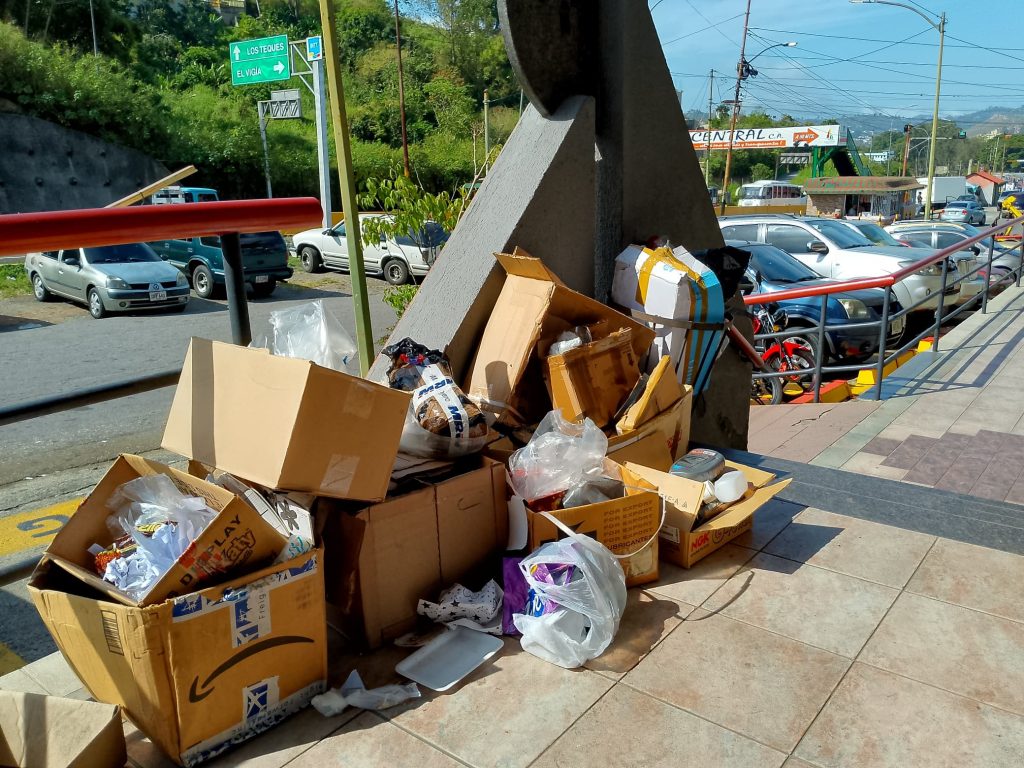 Comerciantes del Ripe dicen que no tienen donde echar la basura